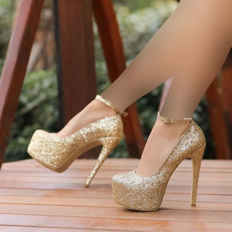 کفش پاشنه بلند طلایی