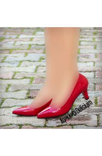 کفش پاشنه بلند زنانه